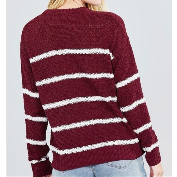 Closet clear 🚨burgundy round neck chenille sweate - Picture 2 of 4